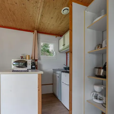 Camping Le Mont Libre - Cottage & Espace Nature - Gannat Exterior photo