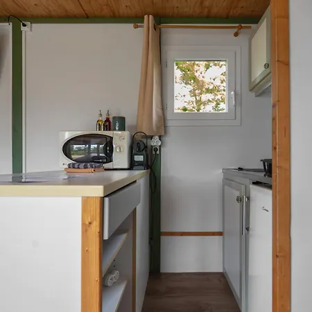 Camping Le Mont Libre - Cottage & Espace Nature - Gannat Exterior photo