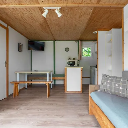 Camping Le Mont Libre - Cottage & Espace Nature - Gannat Exterior photo