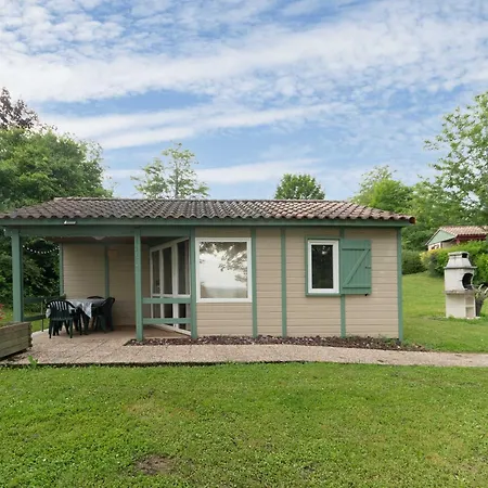 Camping Le Mont Libre - Cottage & Espace Nature - Gannat Exterior photo
