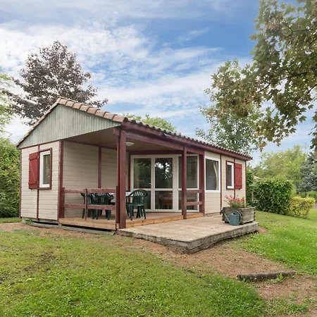 Camping Le Mont Libre - Cottage & Espace Nature - Gannat Exterior photo