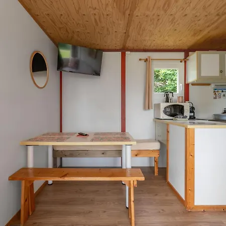 Camping Le Mont Libre - Cottage & Espace Nature - Gannat Exterior photo