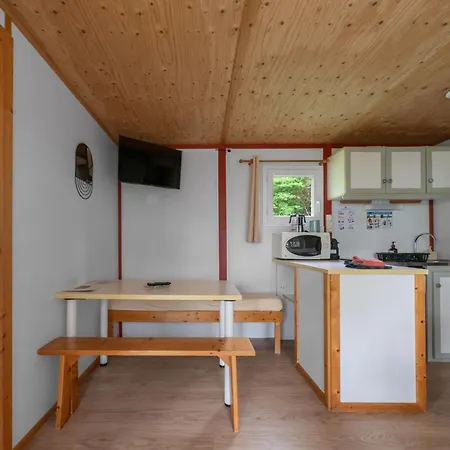Camping Le Mont Libre - Cottage & Espace Nature - Gannat Exterior photo