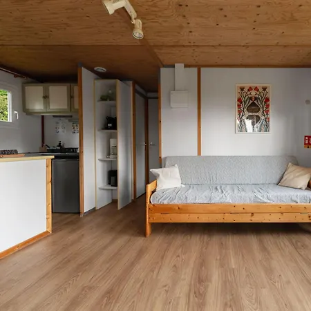 Camping Le Mont Libre - Cottage & Espace Nature - Gannat Exterior photo