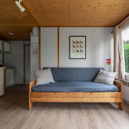 Camping Le Mont Libre - Cottage & Espace Nature - Gannat Exterior photo