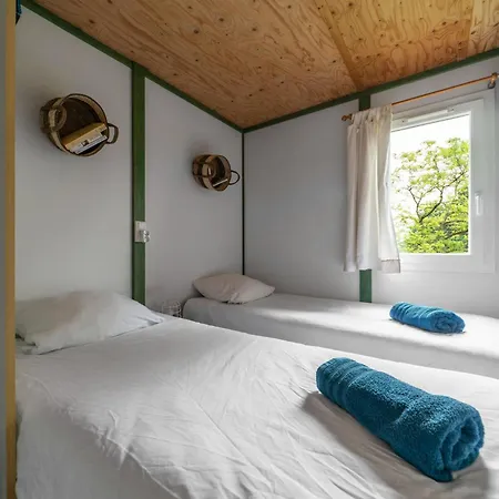 Camping Le Mont Libre - Cottage & Espace Nature - Gannat Exterior photo