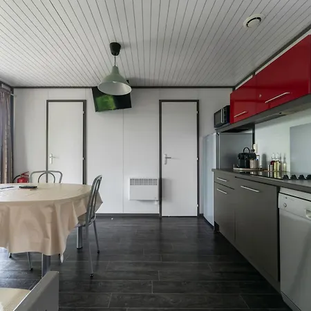 Camping Le Mont Libre - Cottage & Espace Nature - Gannat Exterior photo