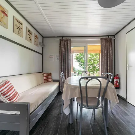 Camping Le Mont Libre - Cottage & Espace Nature - Gannat Exterior photo
