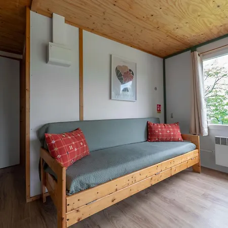 Camping Le Mont Libre - Cottage & Espace Nature - Gannat Exterior photo