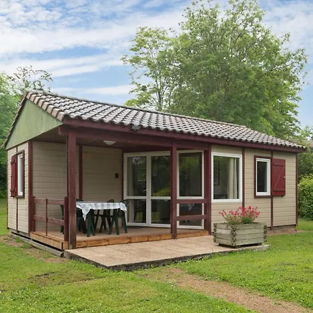 Camping Le Mont Libre - Cottage & Espace Nature - Gannat Exterior photo