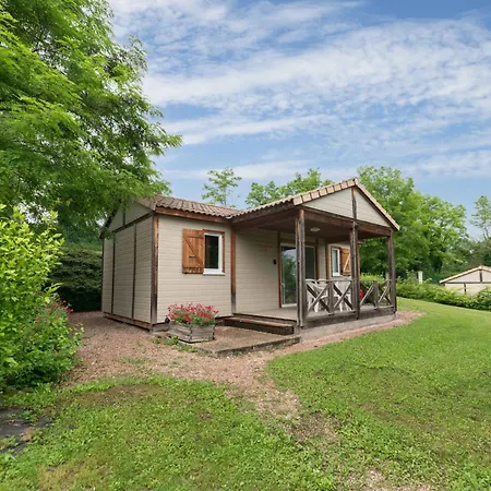 Camping Le Mont Libre - Cottage & Espace Nature - Gannat Exterior photo