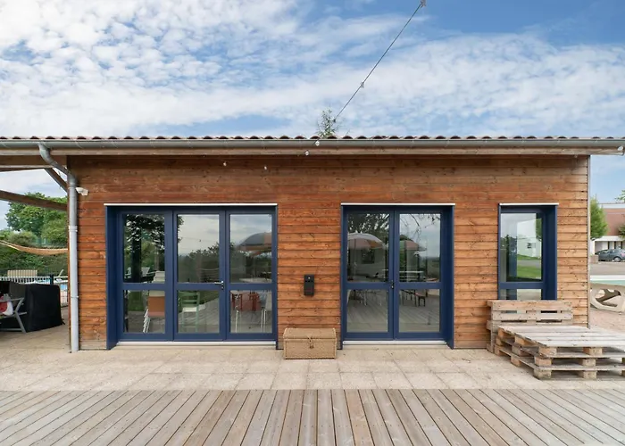 Camping Le Mont Libre - Cottage & Espace Nature - Gannat