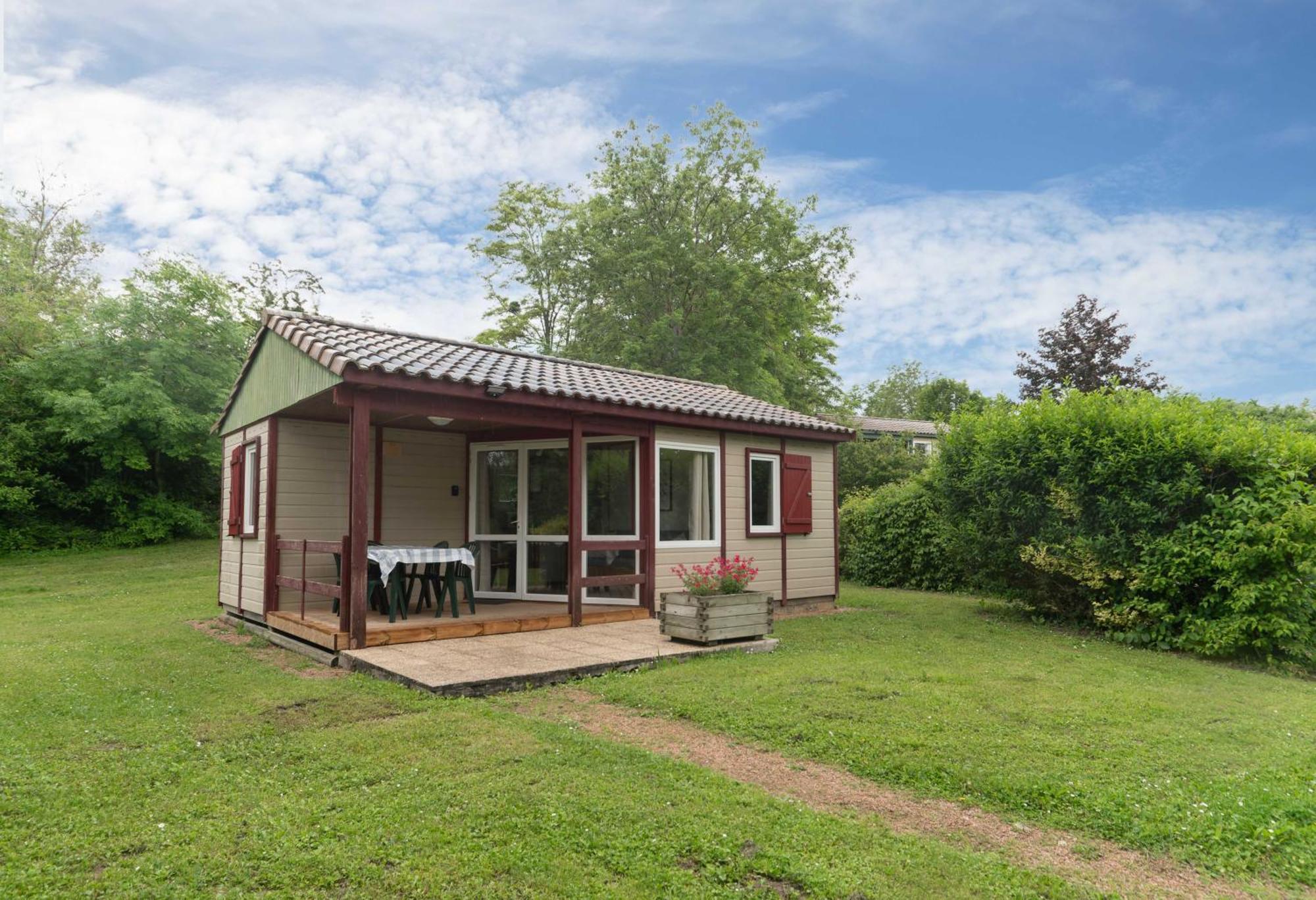 Campsite Le Mont Libre - & Espace Nature - Gannat