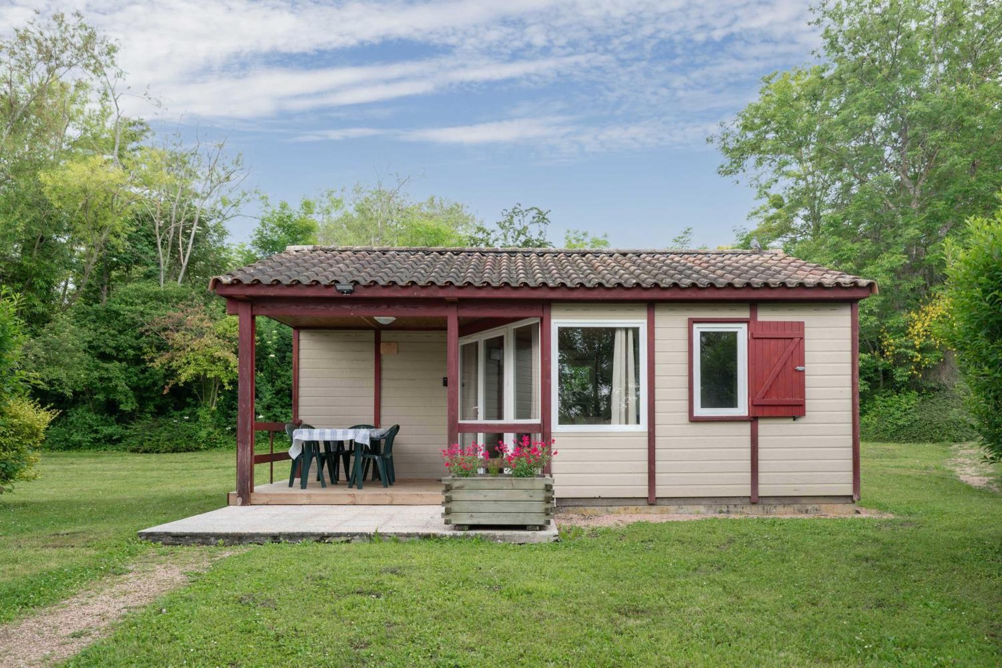 Campsite Le Mont Libre - & Espace Nature - *
