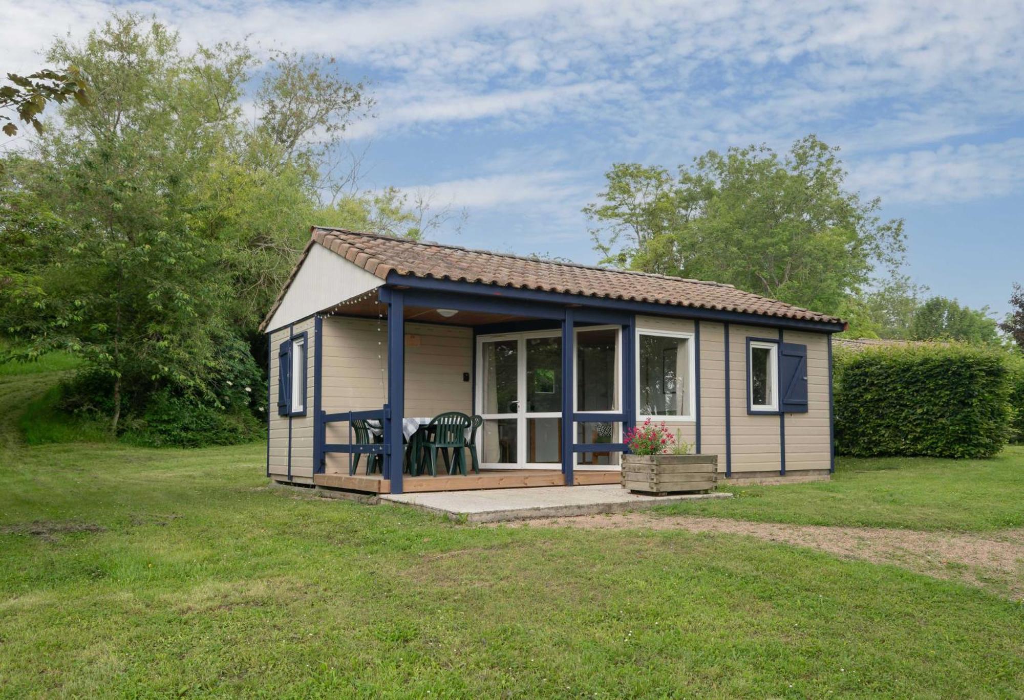 Campsite Le Mont Libre - & Espace Nature - Gannat
